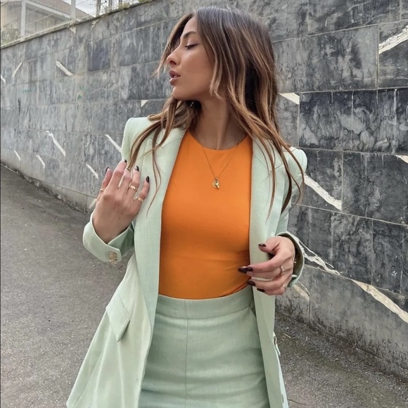 NWT ZARA FITTED BLAZER WITH GOLDEN BUTTONS LIGHT GREEN - Picture 5 of 16